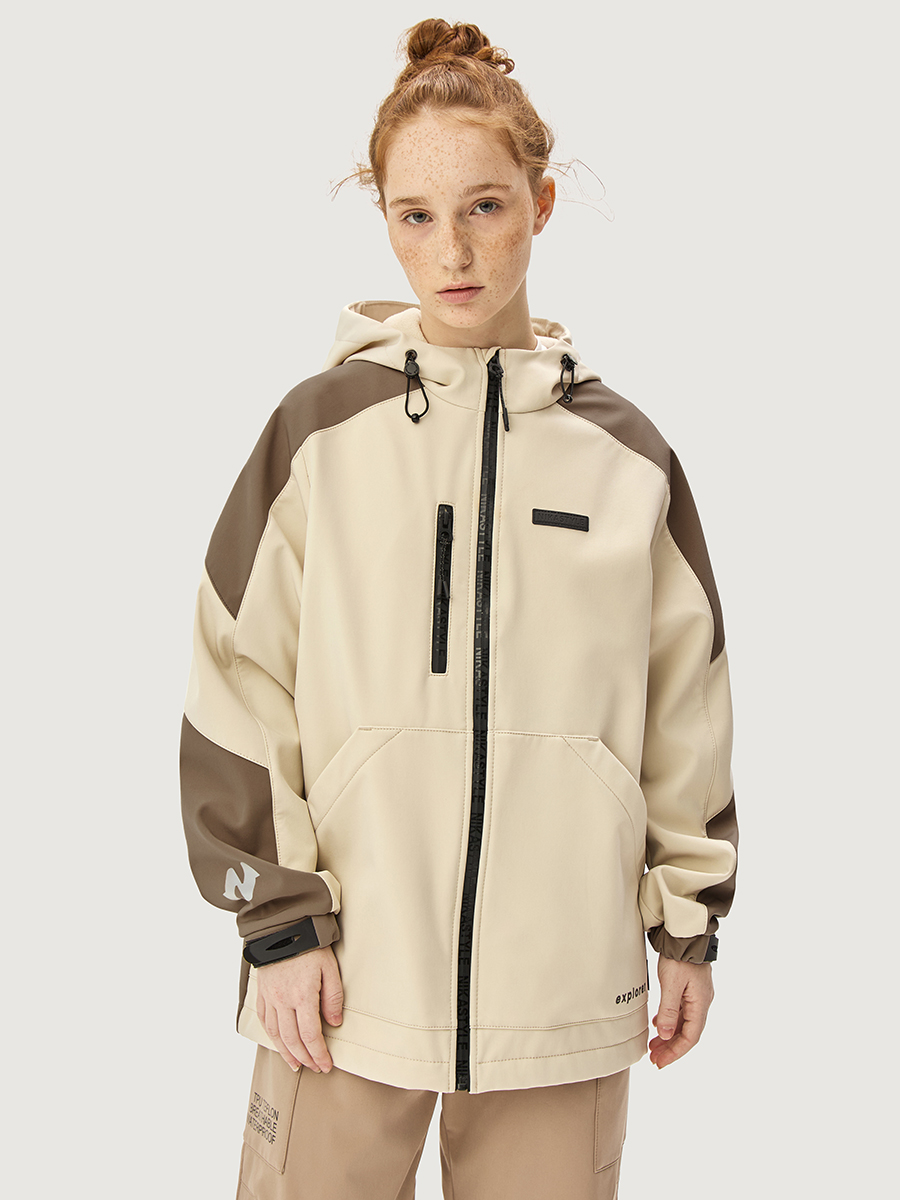 Ветровка 4л15226 кешью/кофе